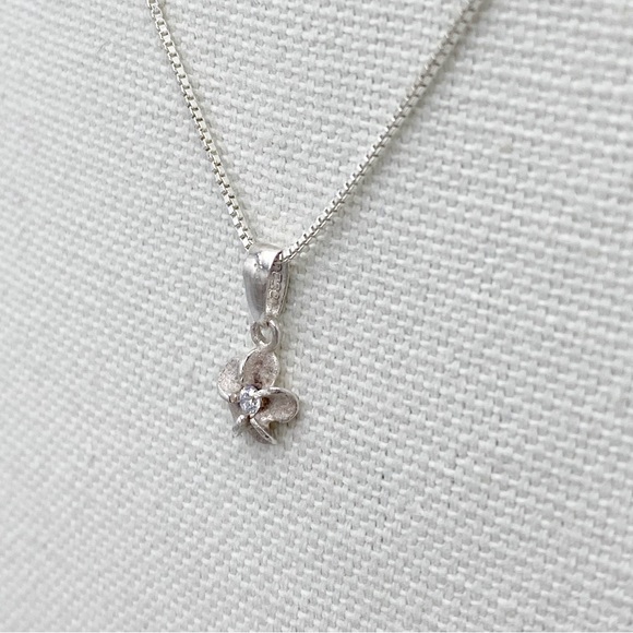Vintage Sterling Silver Plumeria Flower Pendant Necklace - Picture 5 of 11